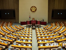 2시 본회의, 한국당 ‘전원위’ 카드에 또 지연