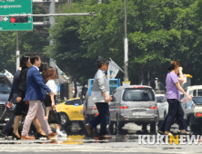 무더위 앞두고 사라진 은행 ‘폭염 쉼터’...갈 곳 잃은 노인들