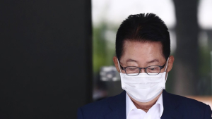 박지원,  5천만원 5년째 안갚아..이자 1천300만원도 고스란히