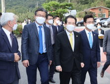 정세균 국무총리-허태정 대전시장,  유성구 노인시설 방문