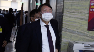 윤석열 징계위원회, 기피신청 준비로 정회