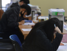 확진자 급증에 수능도 비상...