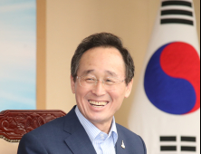 [인터뷰] 송하진 전북도지사, “한국탄소산업진흥원, 탄소산업 컨트롤타워 탄생”