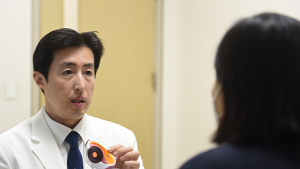 [글로벌 명의 명클리닉] 황반변성 치료 권위 송지훈 아주대병원 안과 교수