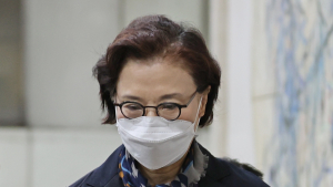 ‘갑질·폭행’ 한진家 이명희, 2심서 집행유예…사회봉사는 취소