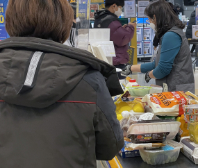 '3단계 격상' 조짐에 미리 준비하는 시민들