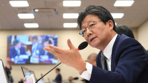 유승민 “백신 확보 실패한 文, 경제성장 논할 자격 없어”