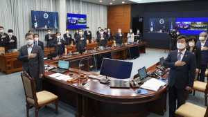 내년 지방공무원 보수 0.9% 인상…수당은 사실상 동결