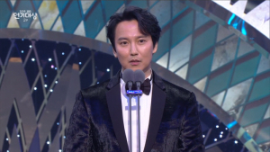 ‘2019 SBS 연기대상’ 주인공은 김남길… ‘열혈사제’ 8관왕
