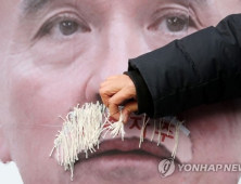 靑, 해리스 대사 경고 “대단히 부적절한 발언”