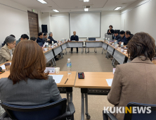 한지문화축제 한 지붕 세 가족…공예·패션·산업 주장도 제각각