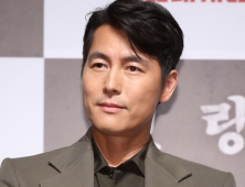 배우 정우성 부친상…촬영 중 급히 서울로 이동