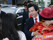 실현 가능한가… 허경영 “생계지원금 ,18세 이상 국민들에게 1억원 줘야”