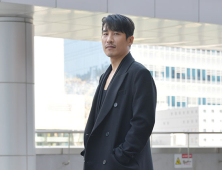 지현준 '아무나 소화하기 힘든 패션'