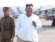 '건강이상설' 김정은, 관영매체 통해 외교·내치 소식 전해