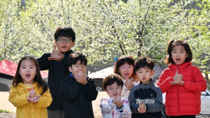 [곽경근의 시선&느낌] “덕분에”… 새싹들의 합창