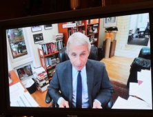 美 파우치 “권고안 따르지 않은 경제재개,  통제할 수 없는 위험 촉발