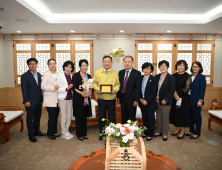 [동정] 황선봉 예산군수, 문해교육상 수상