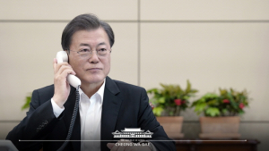 문 대통령, 벨기에 국왕 전화받은 사연은…마스크 지원에 