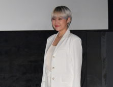 김은영, 시선 사로잡는 올 화이트 룩