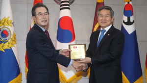 농협중앙회, ‘6·25 전사자 유해발굴 및 유가족 찾기’ 기여…국방부 감사패 받아