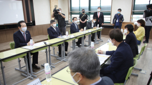 등교수업 현장 찾은 정 총리