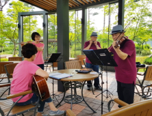 “한국 노인 건강해졌다”…만성질환 늘었지만 노쇠 비율 줄어