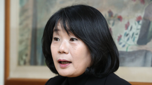 ‘잠행’했던 윤미향, 해명자료 준비하고 있었다…20분간 입장 발표