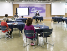 정부, 소규모 종교모임 집단감염 “대면 모임 자제, 종교계 협조 요청”