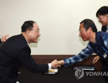 홍남기, 민주노총 위원장 만나 코로나19 극복 대타협 당부