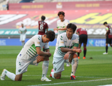 축구계에 이어지는 인종 차별 반대 메시지… 이동국도 동참