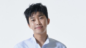 임영웅 왜 검색어 올랐나 봤더니..웅탄절 기념?