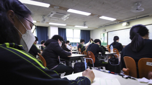 '6월 모의평가' 긴장감 도는 교실