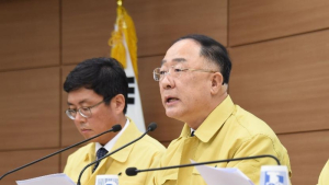 홍남기 부총리 “3차 추경안 이달 중 확정돼야…속 타들어가”