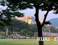 달릴 때 기침하면 비말 5m까지 퍼져…트랙서도 마스크 권고