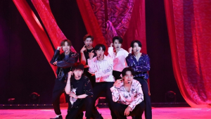 방탄소년단·빅히트, 코로나 피해 공연종사자 돕기 위해 12억 기부
