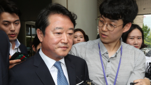 檢, ‘인보사 의혹’ 이웅열 전 코오롱 회장 구속영장 청구