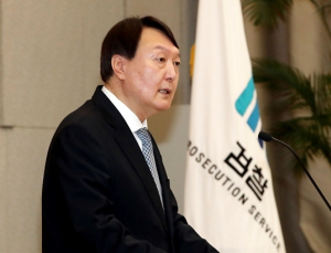 연휴 이틀째 출근 윤석열···원전 등 주요 사건 상황 보고 받아