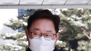 문 대통령 당선되자 밀린 세금 냈다? 박범계