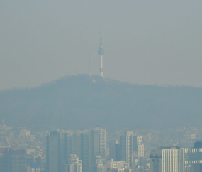 윤곽만 보이는 서울타워