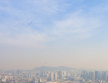 포근한 일요일… 전국 곳곳 미세먼지 ‘나쁨’