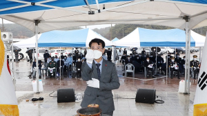 3·1절 기념행사 분향하는 김한근 강릉시장