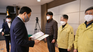 속초시, 작년 실적 토대 우수 부서 시상···