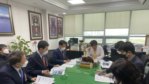 김한근 강릉시장, 권성동 국회의원 방문  현안 논의