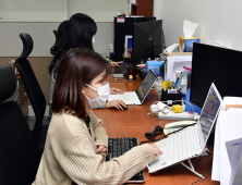 버티라는 학교,  안 바뀌는 기업, 정책 뒤집는 정부