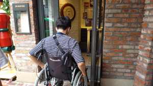 장애인 소득 뿐 아니라 교육·노동·주거 등 다차원 빈곤율 심각…비장애인의 3배