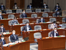 국회, 추경 예결위 소위 심사 돌입…증액 둘러싼 공방