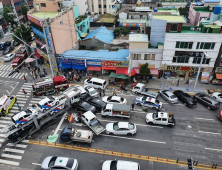 여수서 탁송차량 횡단보도 덮치고 차량 연쇄 추돌..2명 사망, 10명 중경상