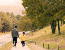 '숲속 힐링'…오크밸리, 참나무 대단지 산책로 신규 조성