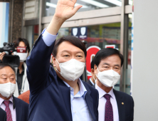 [영상] 경기북부 전통시장 찾은 윤석열